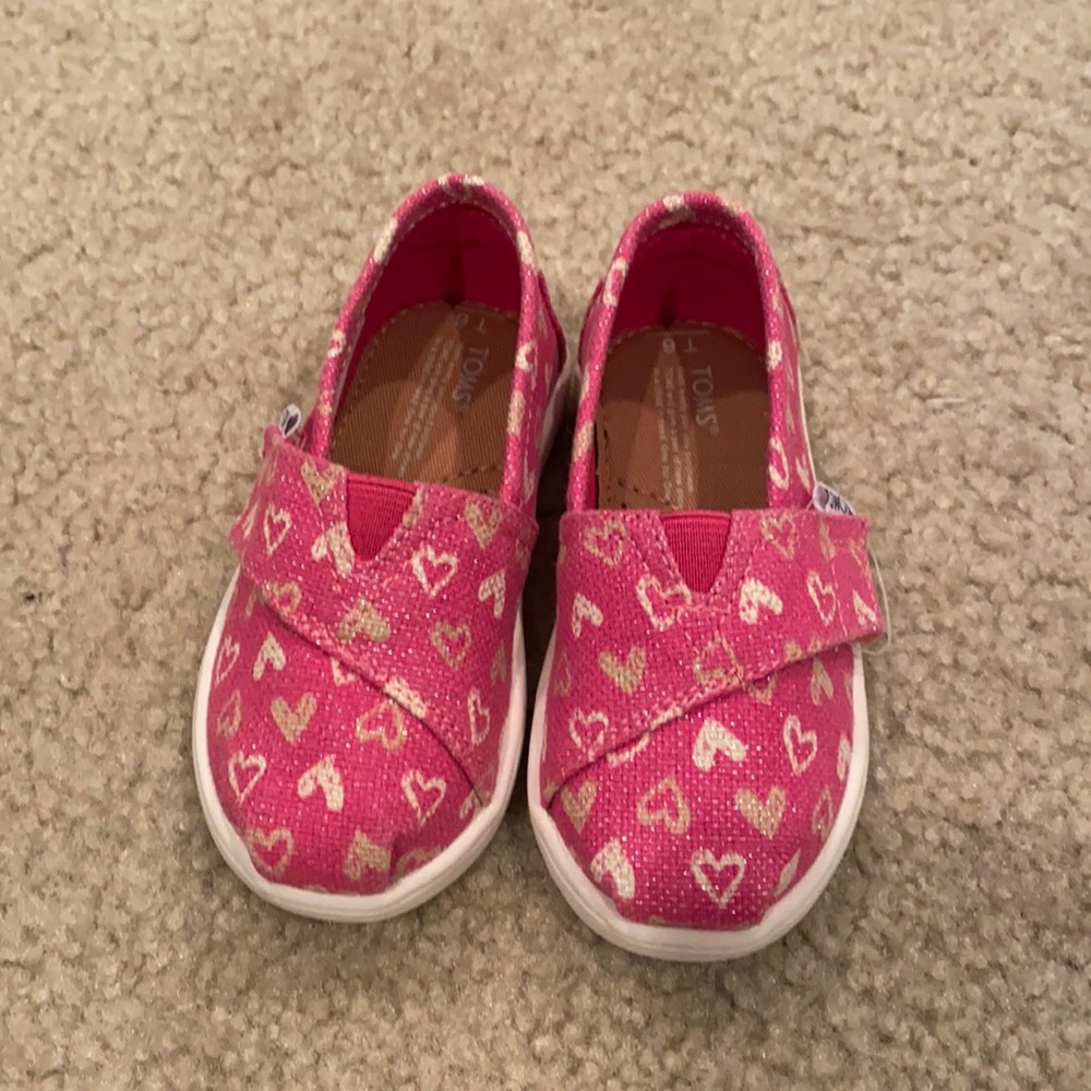 Toddler girls TOMS